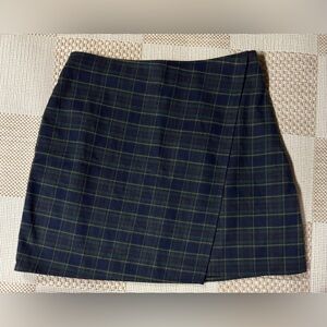 HOLLISTER A-line Wrap Plaid Mini Skirt in Navy and Green Size Small